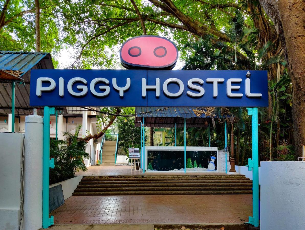 Piggy Calangute By Urban Nomads - Dorms & Pvt Rooms GOA المظهر الخارجي الصورة