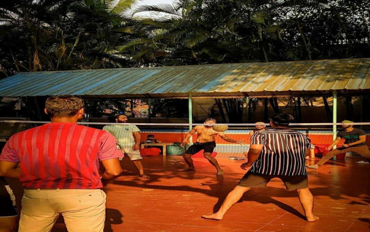 Piggy Calangute By Urban Nomads - Dorms & Pvt Rooms GOA المظهر الخارجي الصورة