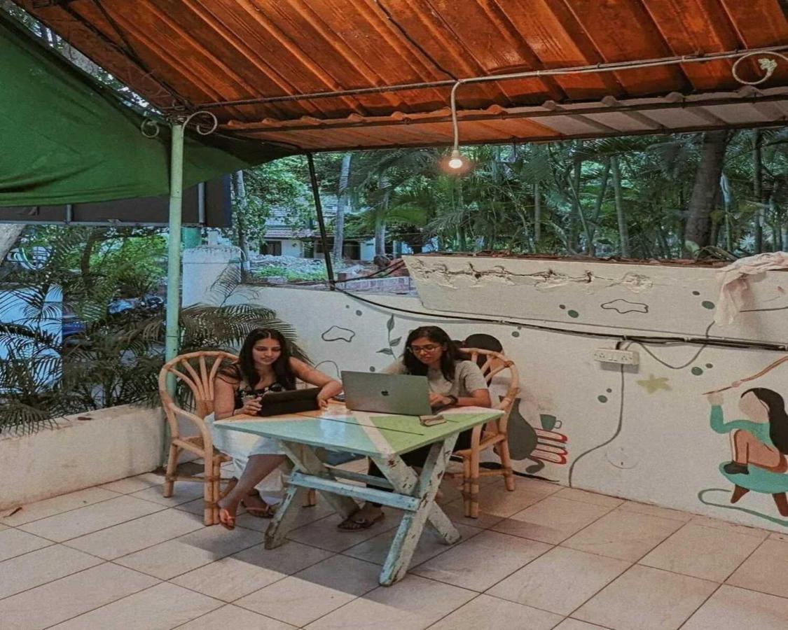 Piggy Calangute By Urban Nomads - Dorms & Pvt Rooms GOA المظهر الخارجي الصورة